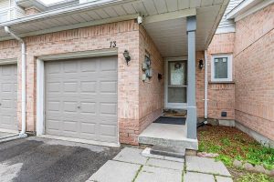 Beautiful 3+1 Bed Townhome in Sandringham